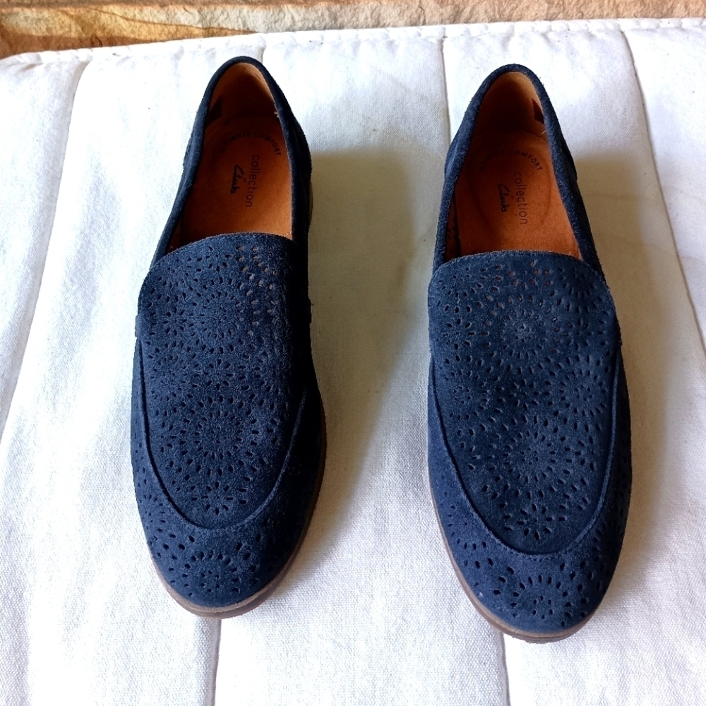 Clarks Women's s Dark Blue Perforated Loafers_9